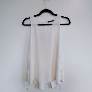 White tank top blouse with lace up sides. Decker size small, lined